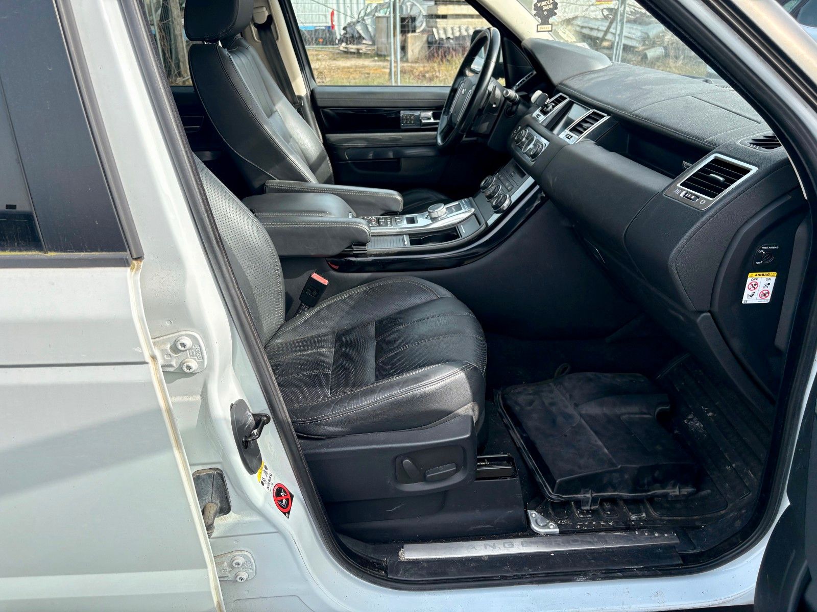 Fahrzeugabbildung Land Rover Range Rover Sport SDV6 HSE Navi Xenon Leder GSD