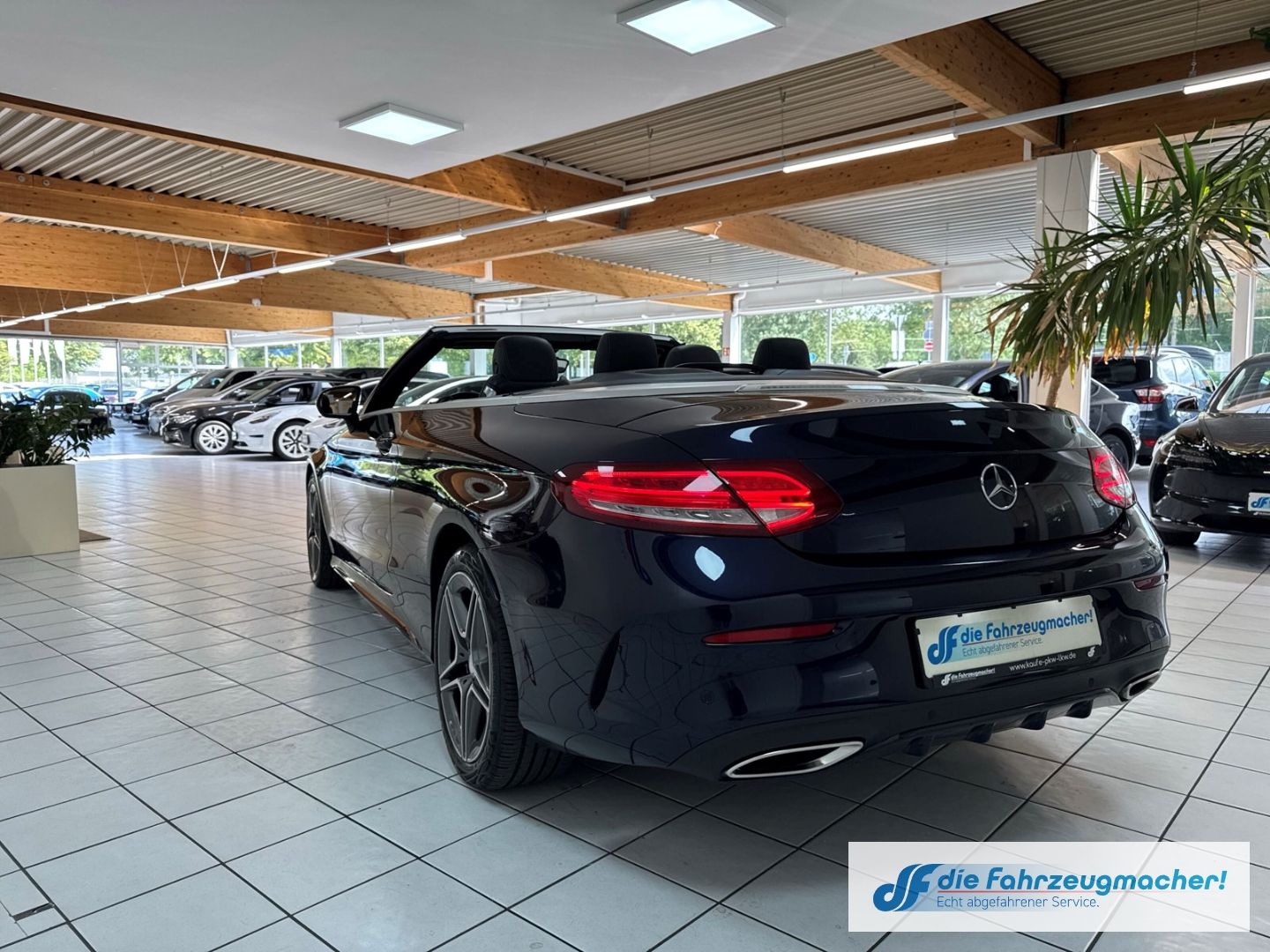 Fahrzeugabbildung Mercedes-Benz C 200 Cabrio AMG Sportpaket LED Mehrzonenklima F