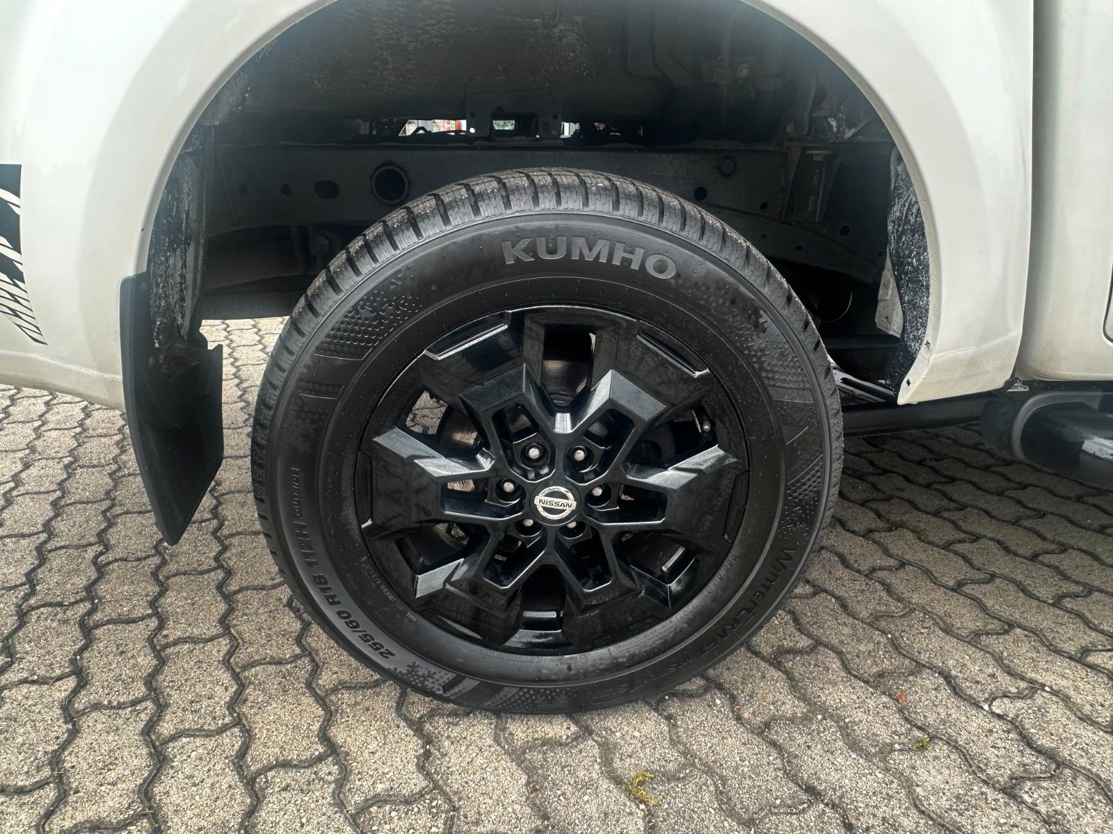 Fahrzeugabbildung Nissan Navara NP300  N-Guard Double Cab 4x4