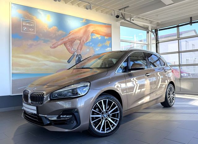 BMW 220i Active Tour. Luxury PANO+KAM+LEDer+DAB+SPUR