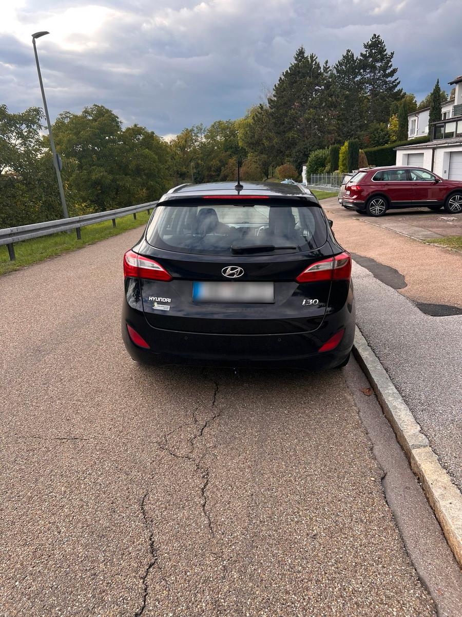 Hyundai i30 2015 — rear view