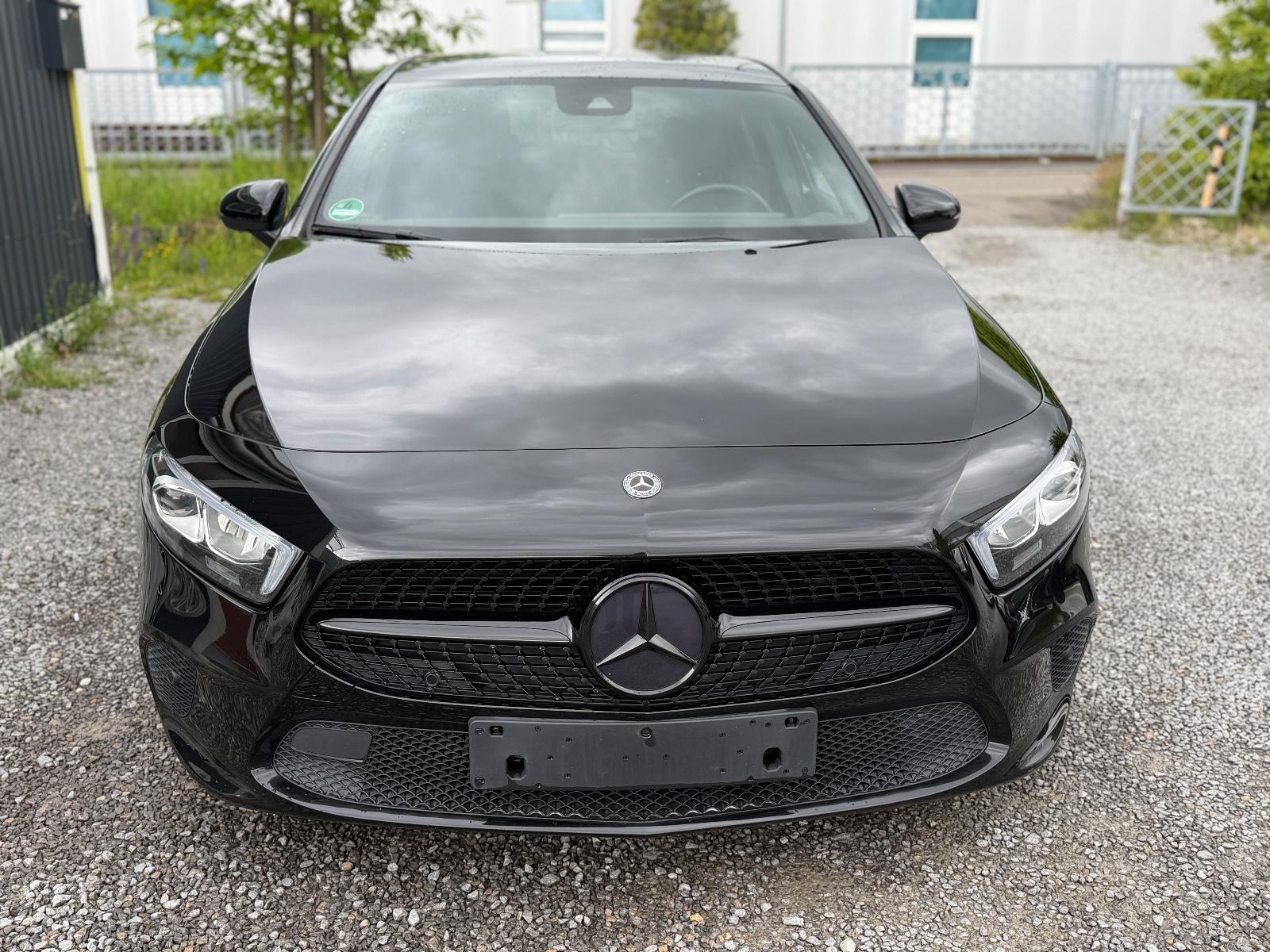 Mercedes-Benz A 250 Progressive/AUT/LED/MBUX/SHZ/PDC