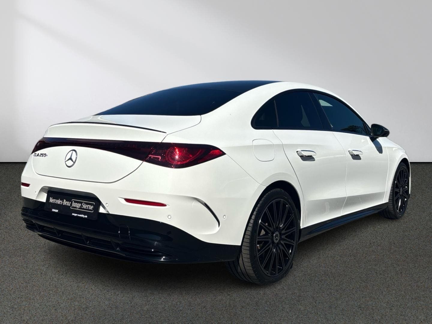 Mercedes-Benz CLA 250+ AMG Plus Premium Night Panorama 19" imagem 3