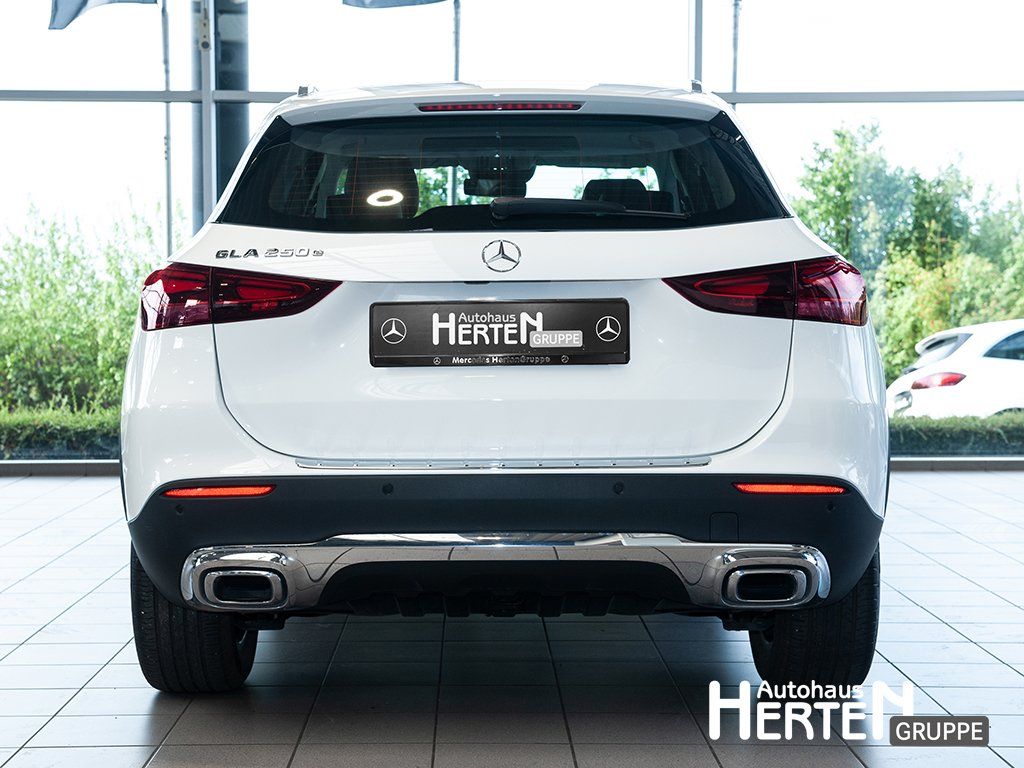 Mercedes-Benz GLA 250 e PROGRESSIVE ADVANCED 360° AC-11KW LED foto 4