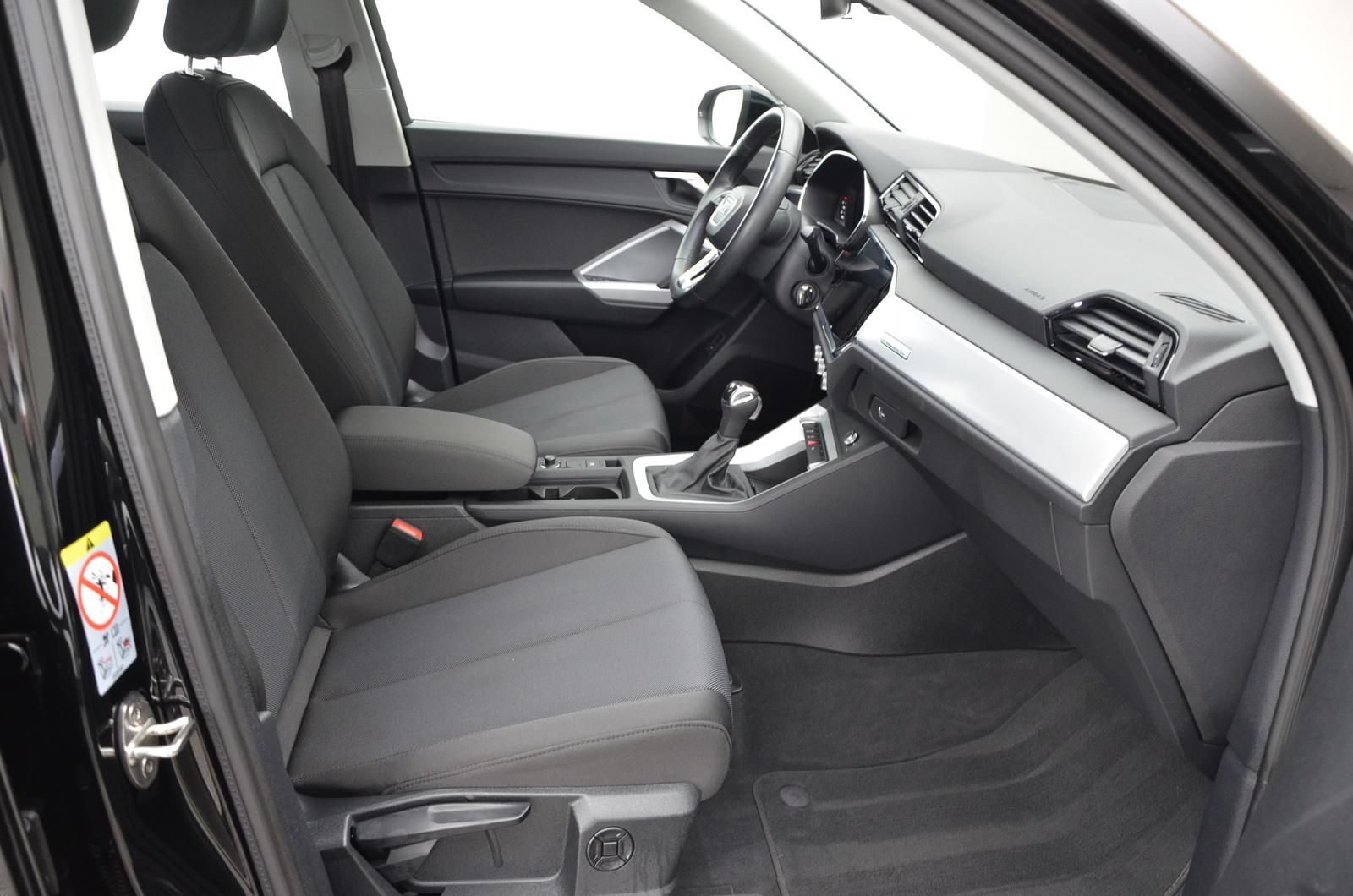 Fahrzeugabbildung Audi Q3 40 TFSI 140kW quattro S tronic Navi LED