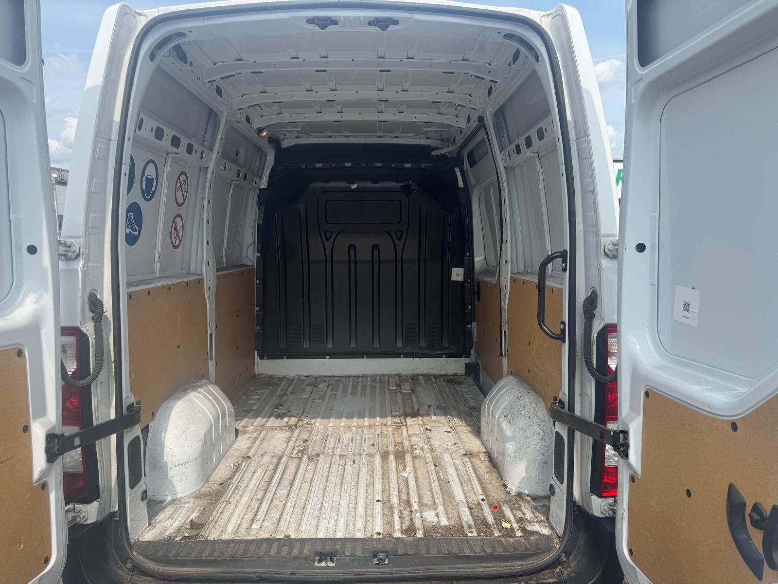 Fahrzeugabbildung Renault Master III Kasten L1H2 HKa 3,5t/1.HAND/KLIMA