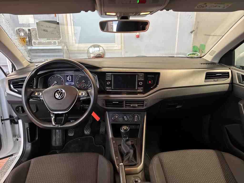 Fahrzeugabbildung Volkswagen Polo TSI Comfortline LED CarPlay Klima ACC PDC S