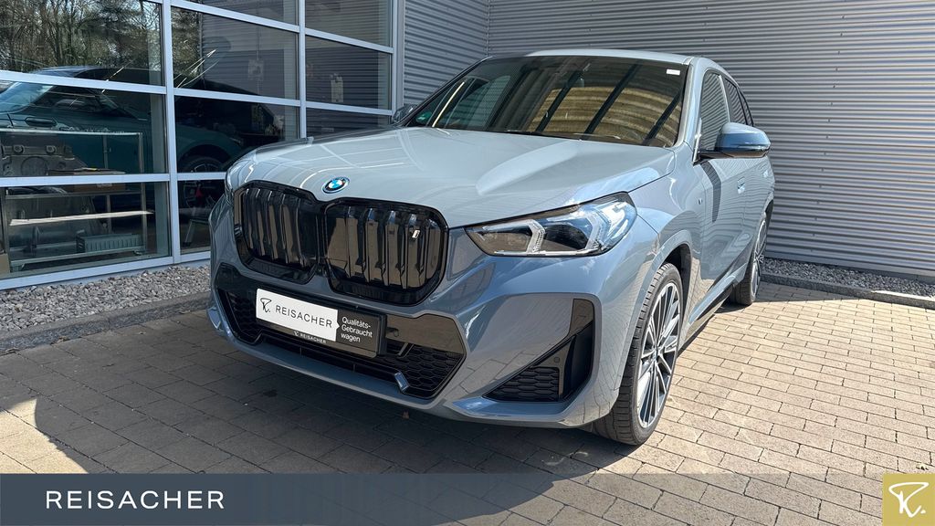 BMW iX1