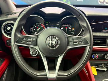Alfa-Romeo Stelvio - 12