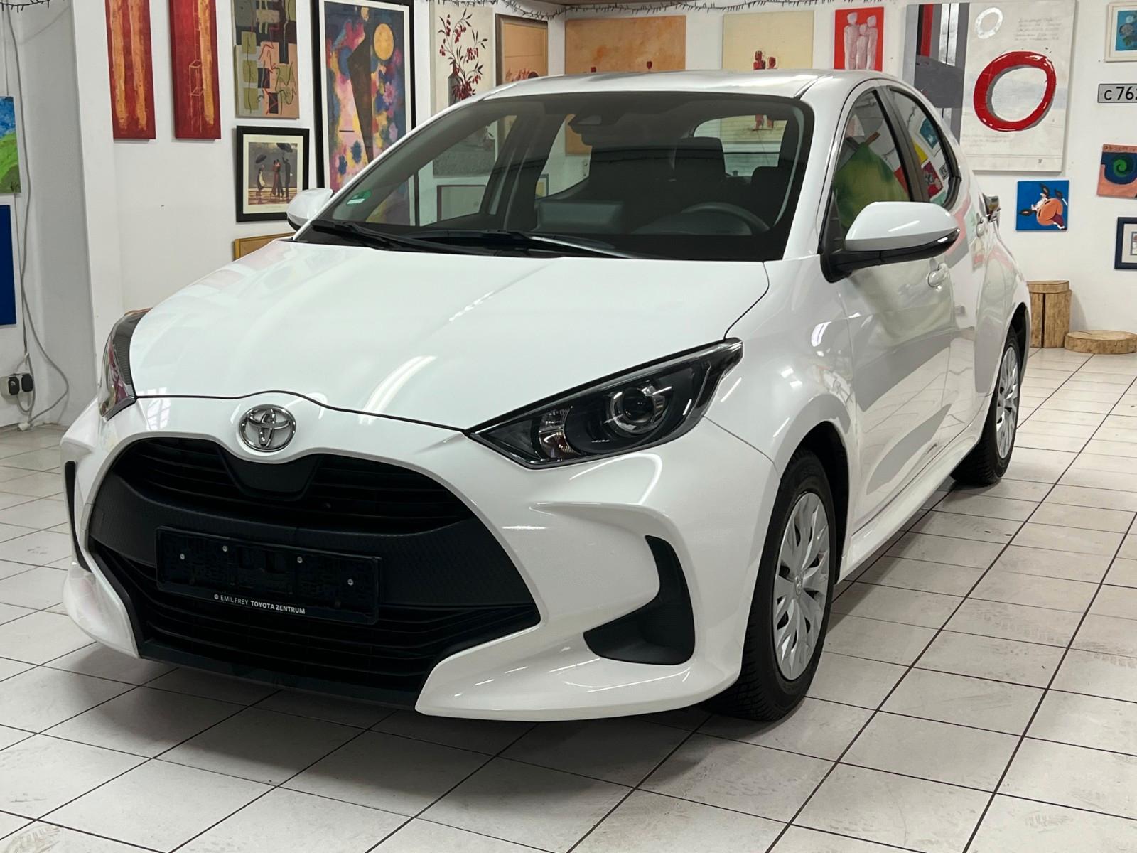 Toyota Yaris Apple CarPlay Camera Spurhalt Garantie