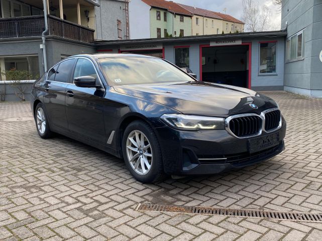 BMW 520 d Lim. xDrive LCI LED+LEDER+NAV+KAM+SHZ+TEMP