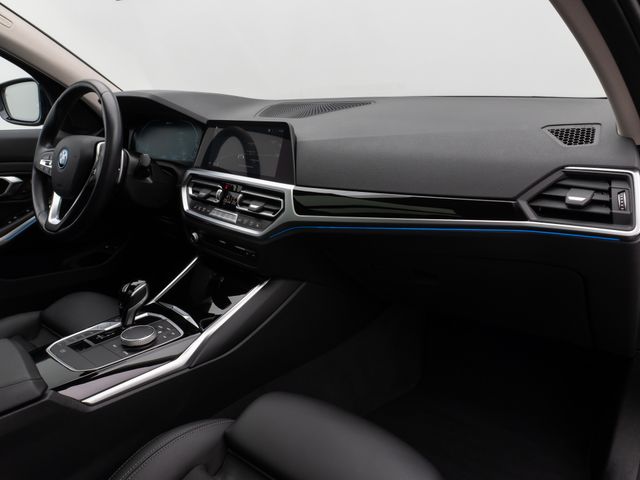 Foto Nummer 24: BMW 330e