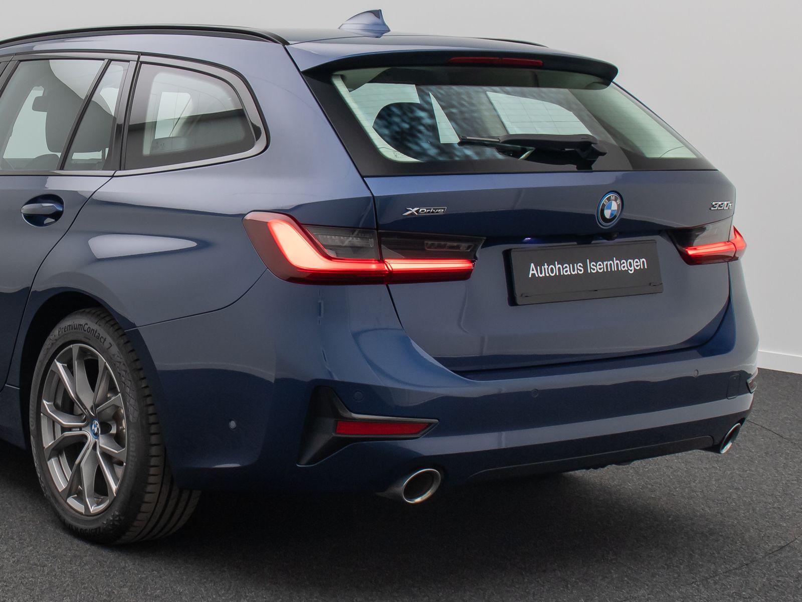 Fahrzeugabbildung BMW 330e xD Sport Line ACC Kamera DAB AHK Panorama
