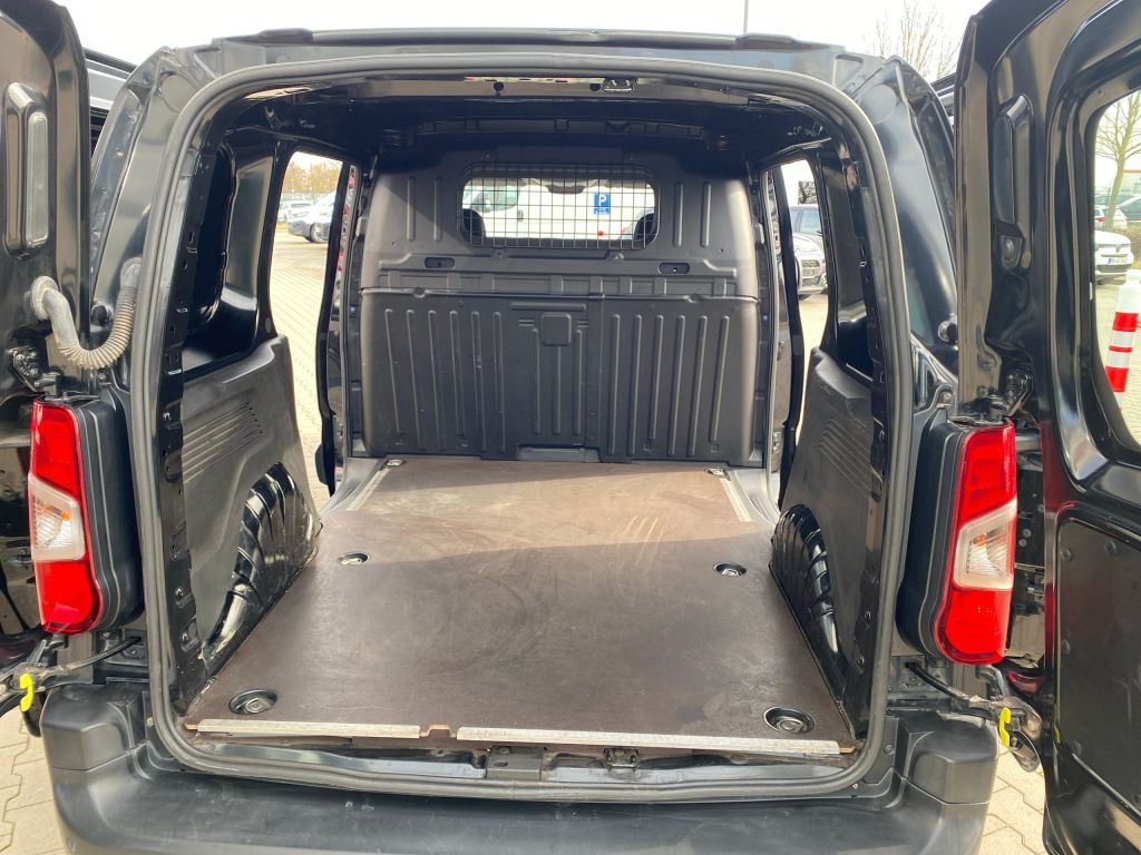 Fahrzeugabbildung Citroën Berlingo 1.5 Diesel 100 M S&S Club *AZV*Sitzh*PD