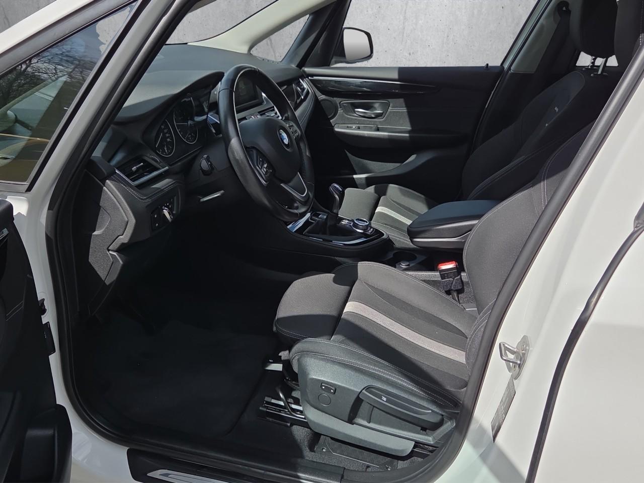 BMW 218i Active Tourer Sport Line Klima Navi