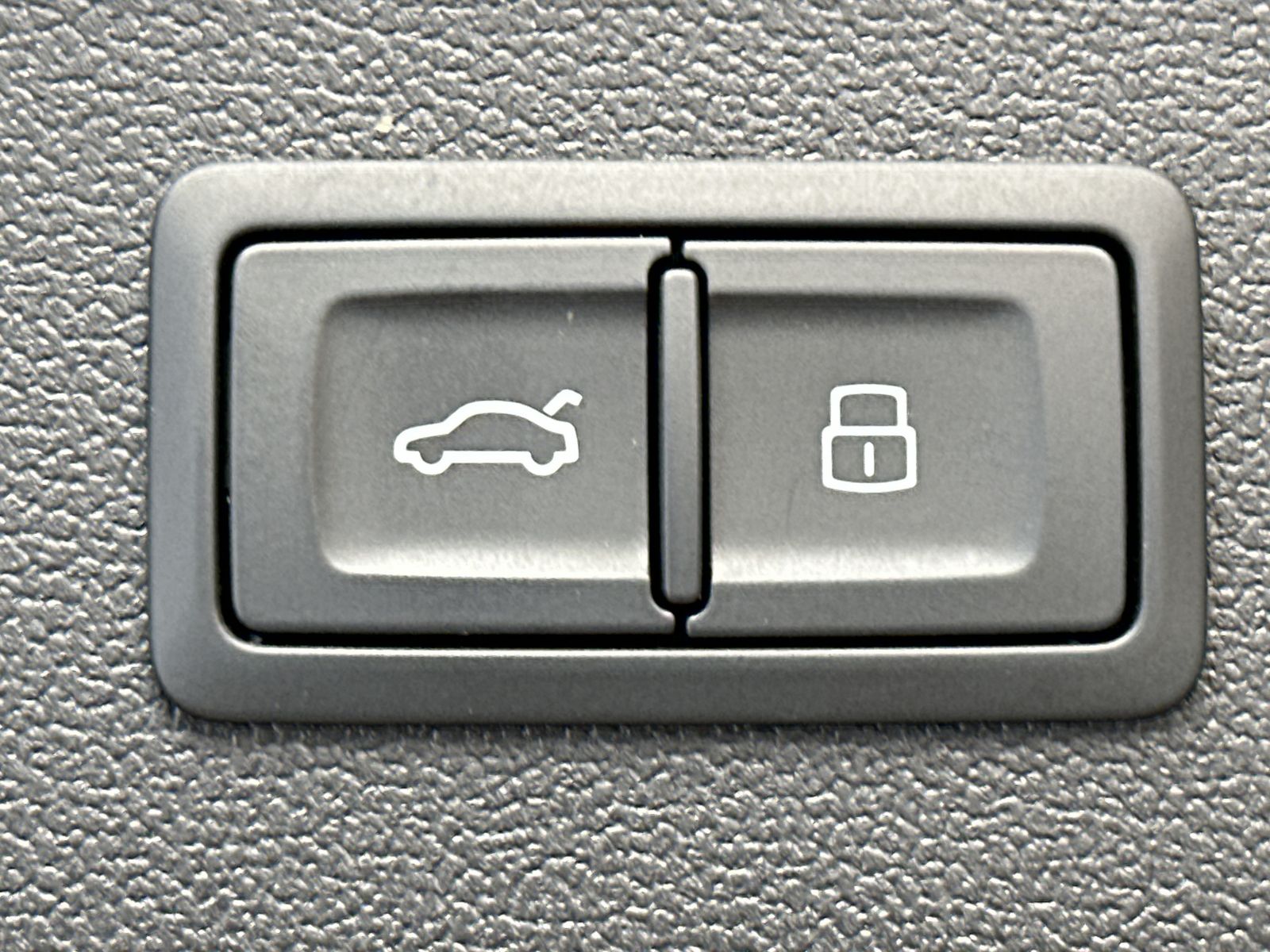 Fahrzeugabbildung Audi A3 35 TDI SpB S-Line NAV+LED+KAM+B&O+CARPLAY+1HD