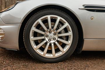 2003 Aston Martin VANQUISH — миниатюра 19