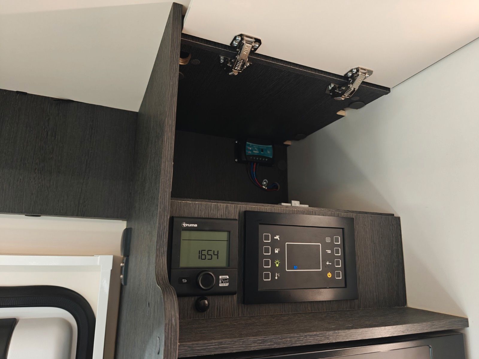 Fahrzeugabbildung Roller Team Kronos 287 TL - Face2Face, Hubbett, Einzelbetten