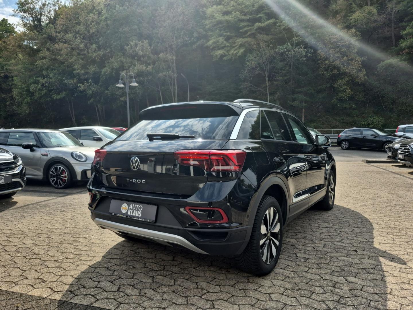 Volkswagen T-Roc Move DSG Navi CarPlay LED SHZ Parklenkassi, миниатюра 3