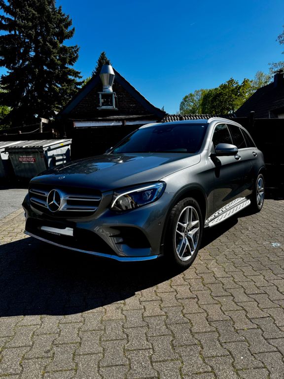 Image of Mercedes-Benz GLC 300
