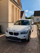 BMW X1 xDrive18d Automatik, LED, Xenon, PD... - BMW iX1 von privat