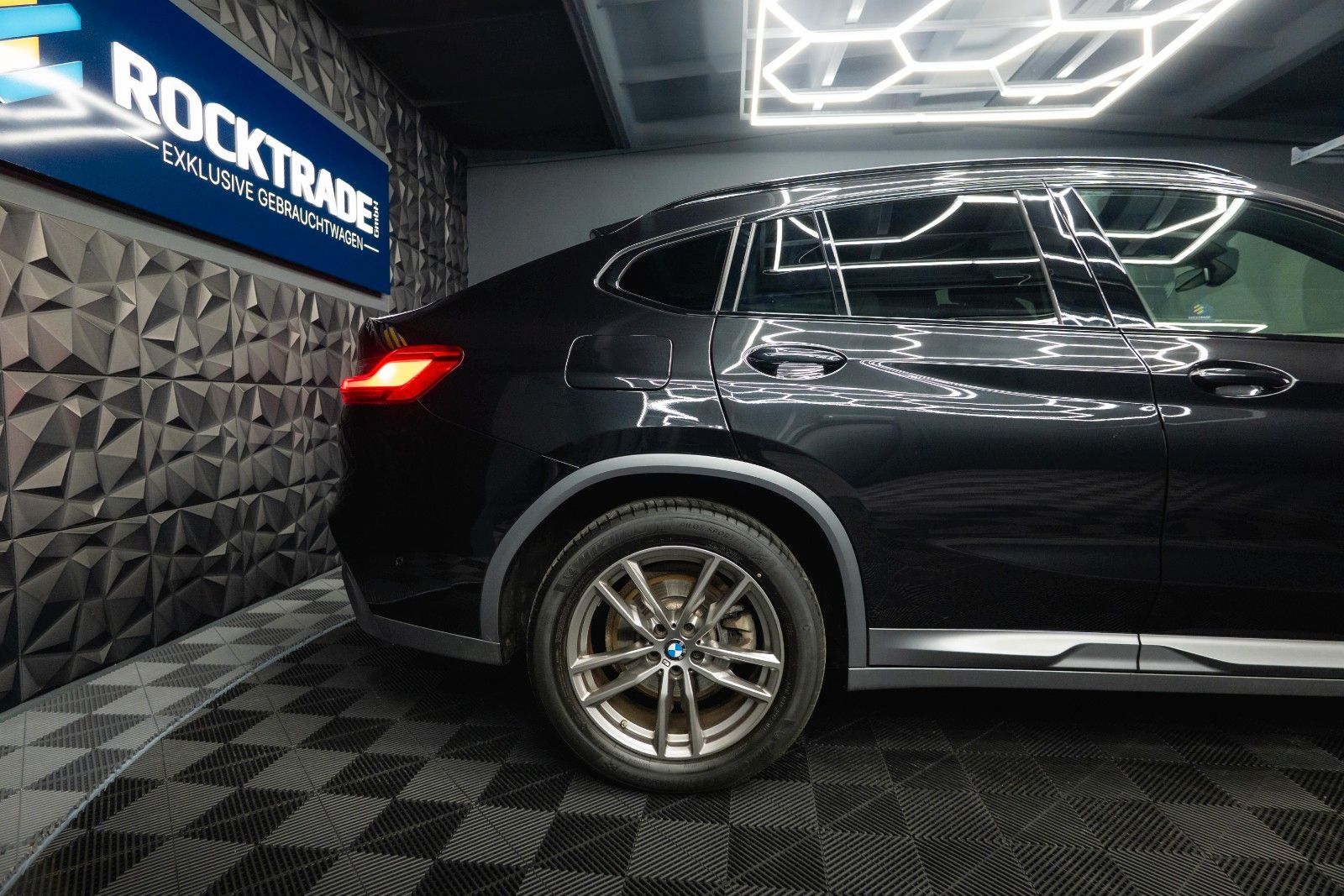 Fahrzeugabbildung BMW X4 xDrive 20d M Sport X Shadow Line *ACC*LED*DAB