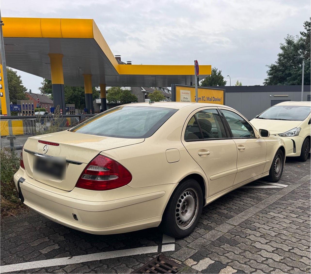 Mercedes-Benz E 200