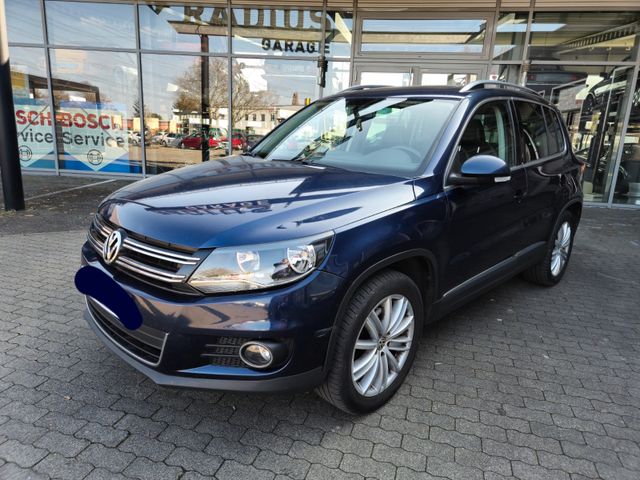 Volkswagen Tiguan 2.0 4-MOTION"DSG"NAVI"LEDER"PANO"KLIMAAUT