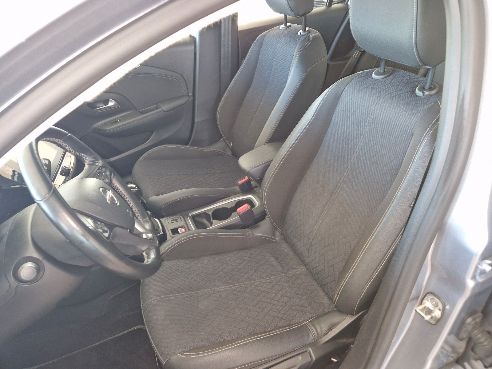 Fahrzeug 11 Fahrzeugabbildung Opel Corsa 1.2 Direct Injection Turbo 74kW Elegance