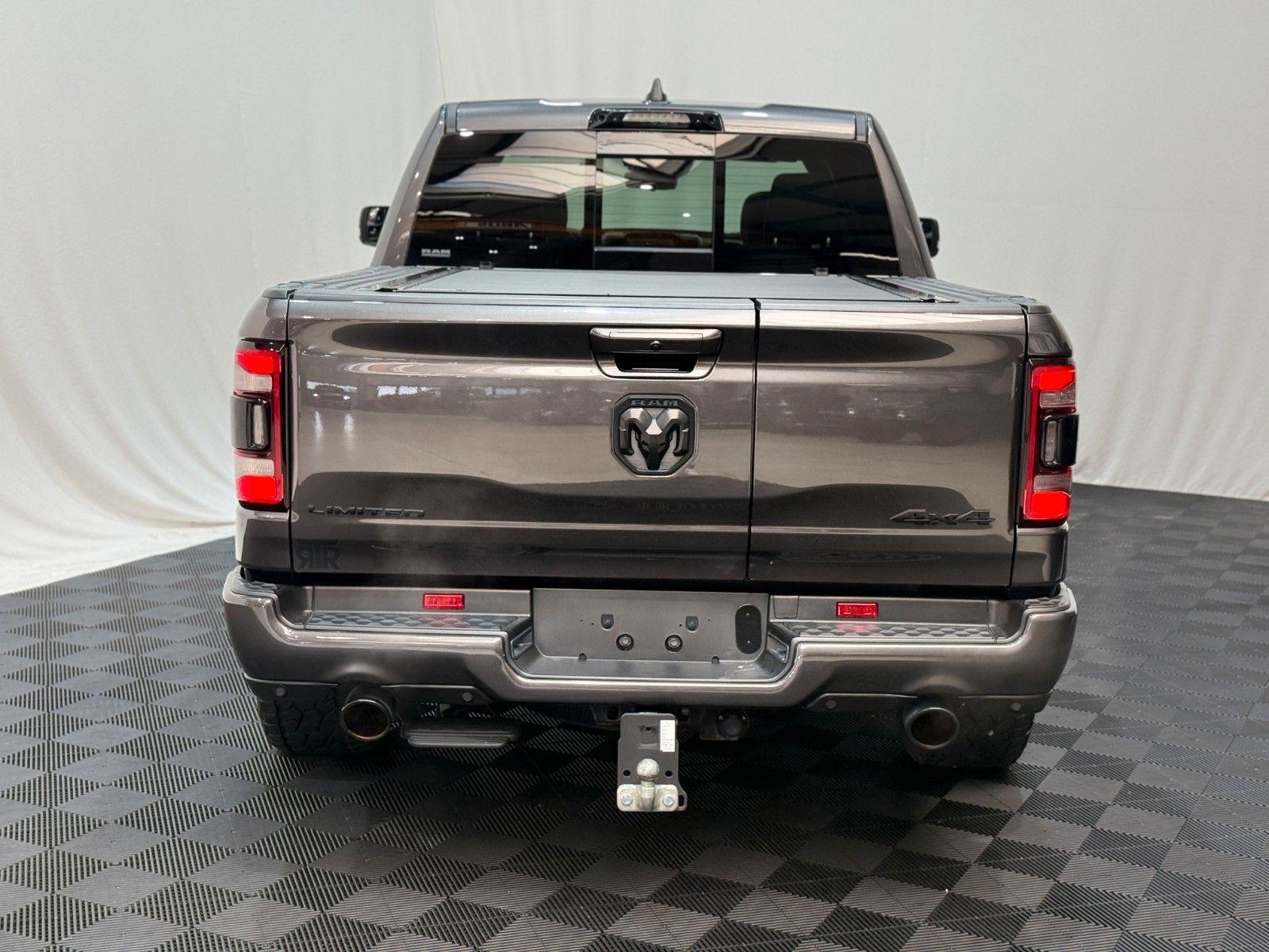 Fahrzeugabbildung Dodge RAM 1500 LIMITED NIGHT CREW CAB 4x4 RAMBOX