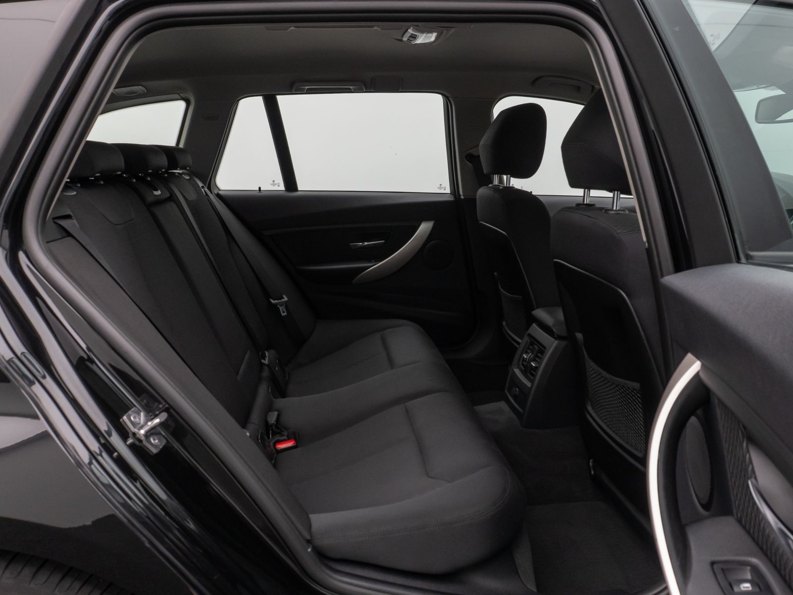 Fahrzeugabbildung BMW 320d Navi PDC Sitzhzg Xenon Geschwindigkeitsreg