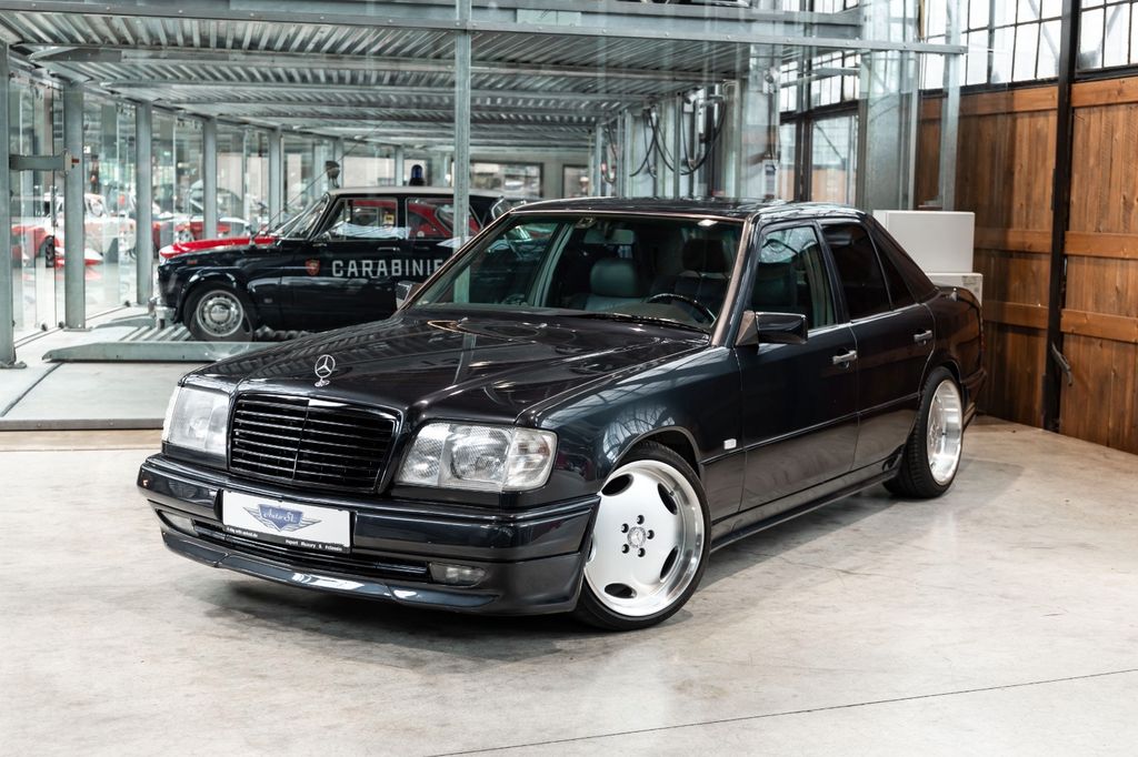 Mercedes-Benz E 320
