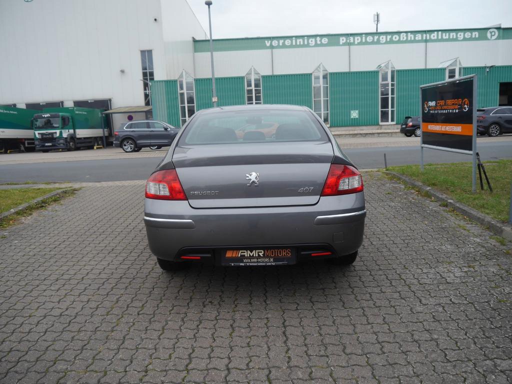 Peugeot 407