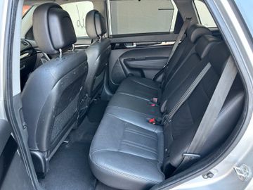 KIA Sorento - 11