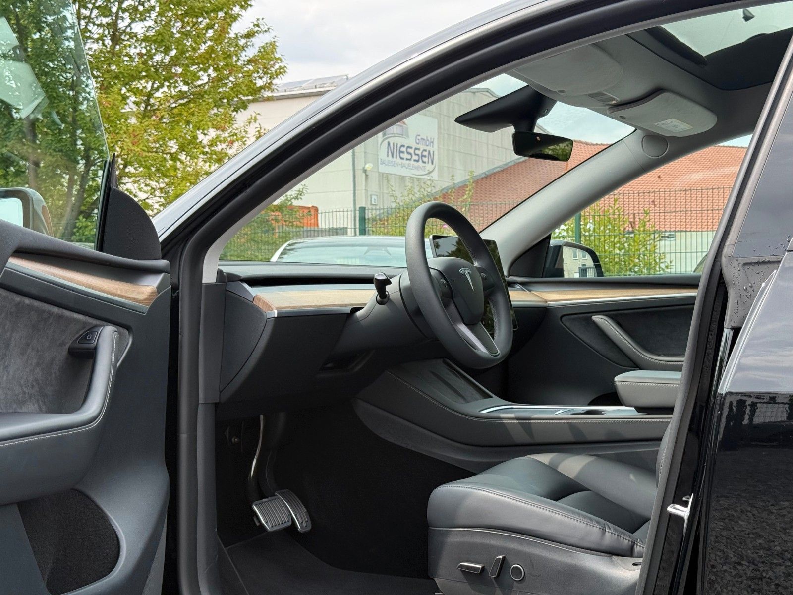 Tesla Model Y Long Range AWD Ryzen AHK 1.Hand MwSt. foto 11