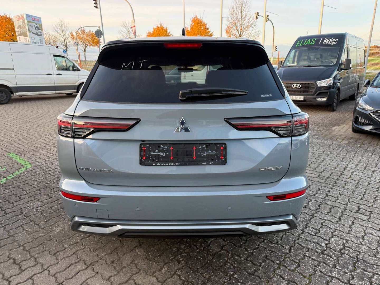 Fahrzeugabbildung Mitsubishi Outlander Plug-in TOP