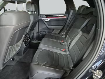 Volkswagen Touareg - 11