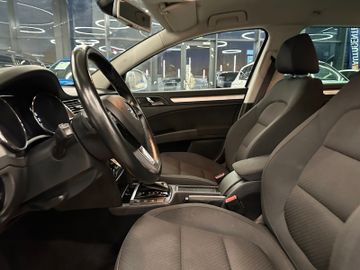 Skoda Superb Combi Exclusive *Xenon*PDC*Klima*DAB*Navi