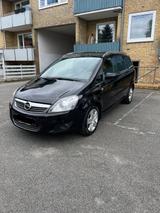 Opel Zafira 1,9L Diesel TÜV Insp. Neu - Opel Zafira: Automatik, 1.9