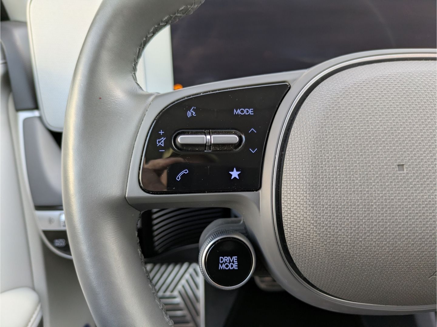 Hyundai IONIQ 5 Uniq HUD Navi Leder Memory Sitze SHZ Tem foto 9