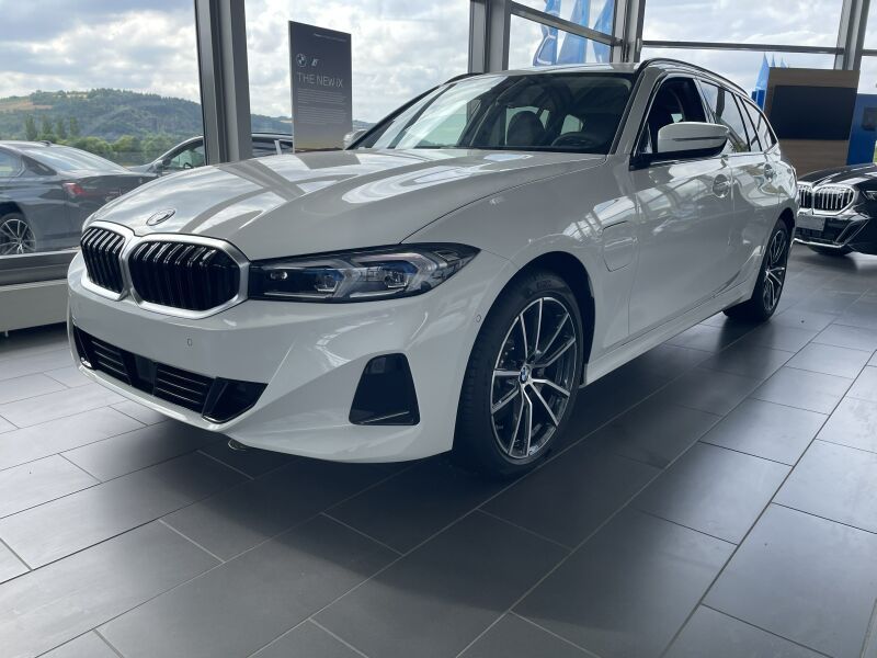 BMW 330