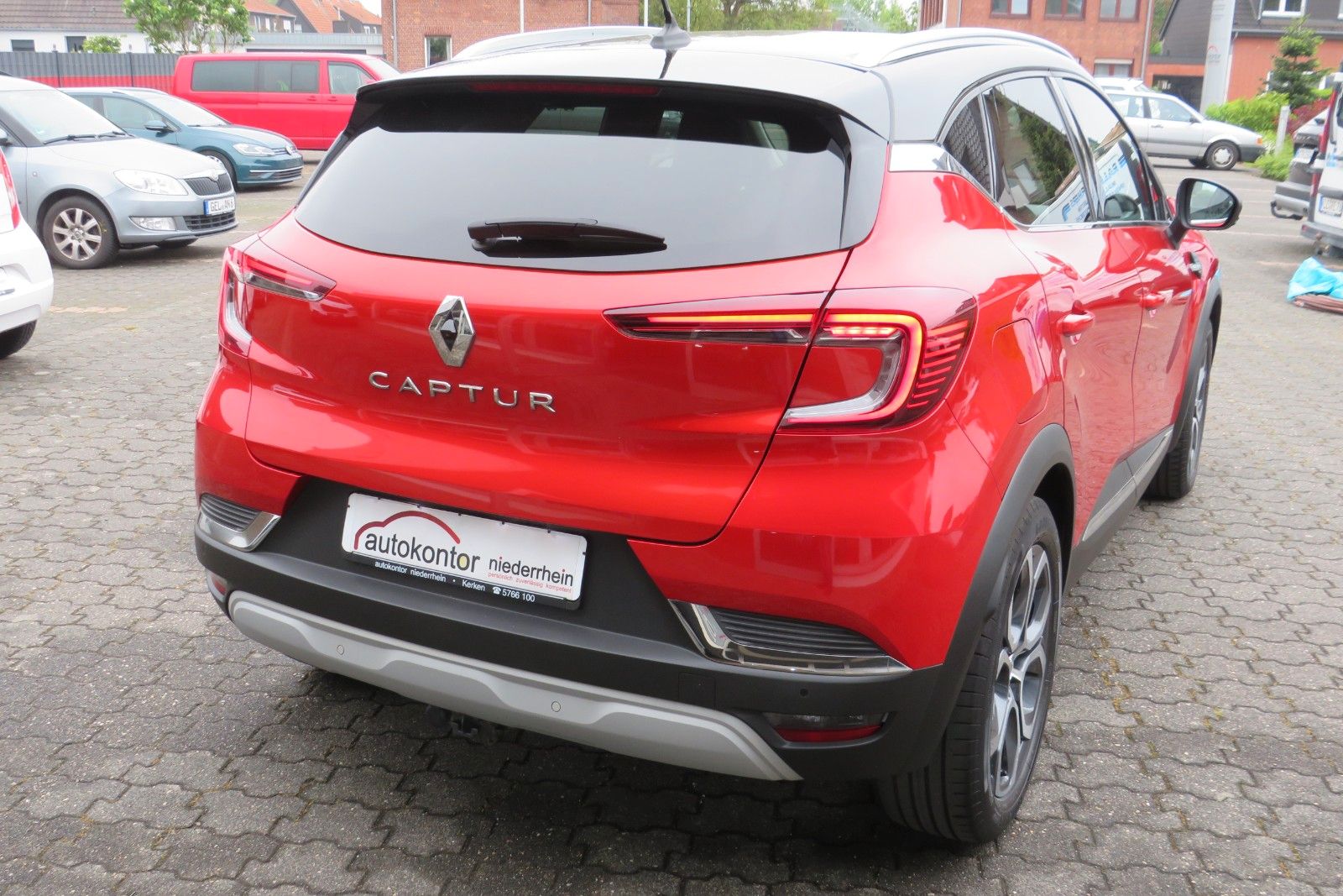 Fahrzeugabbildung Renault Captur II "INTENS" AHK NAVI 18` KAMERA SITZH.