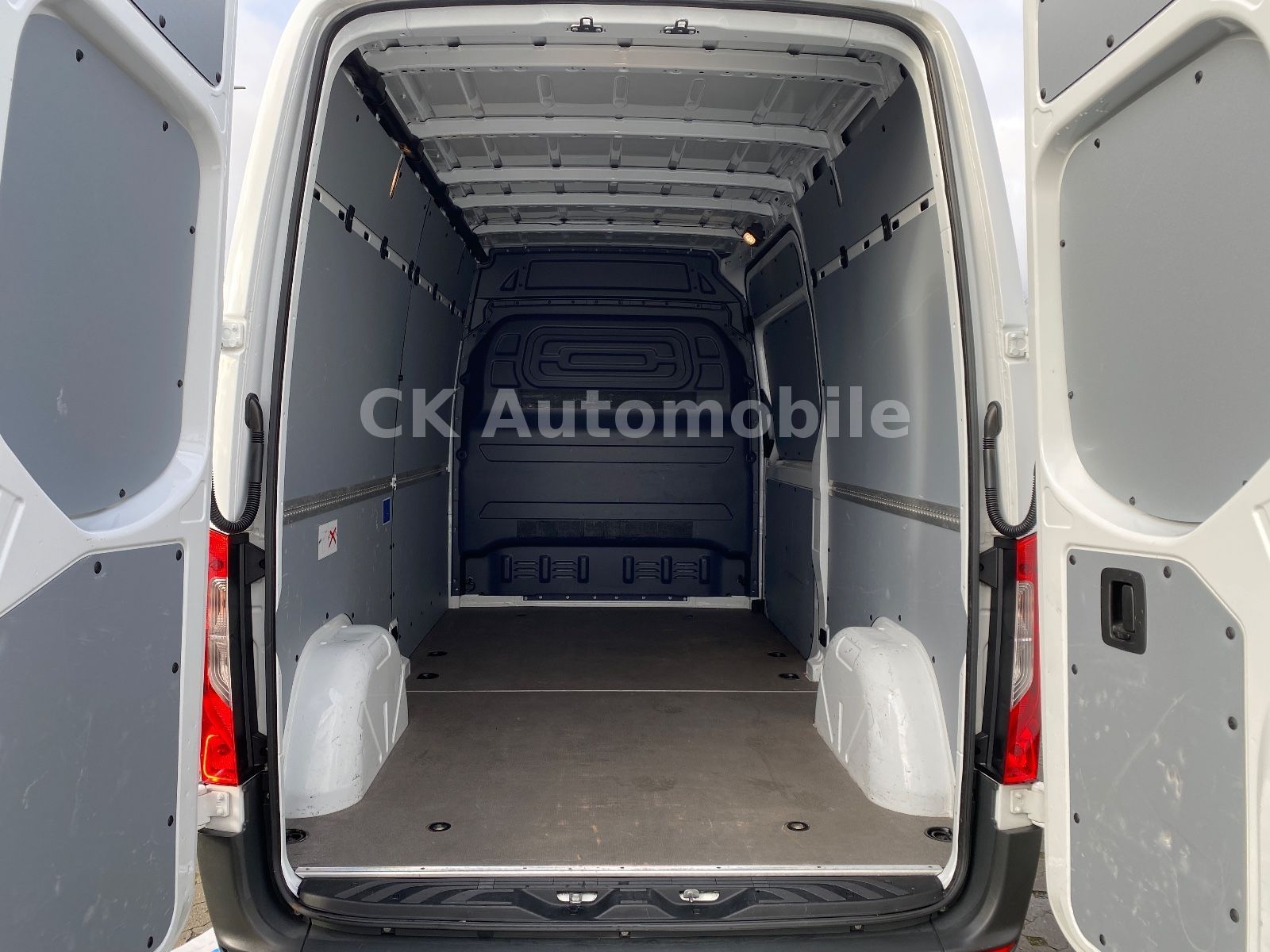 Fahrzeugabbildung Mercedes-Benz Sprinter III Kasten 214 CDI FWD L2H2/Klimaanlage