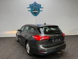 Ford Focus Turnier Cool & Connect*AHK*SHZ*TEMP*R.Kam* - Ford Focus in Bonn