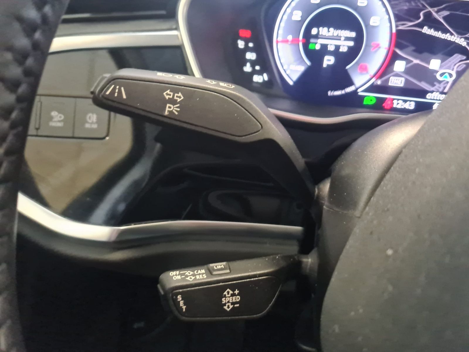 Fahrzeugabbildung Audi Q3 35 TFSI advanced / LED / AHK / KAMERA