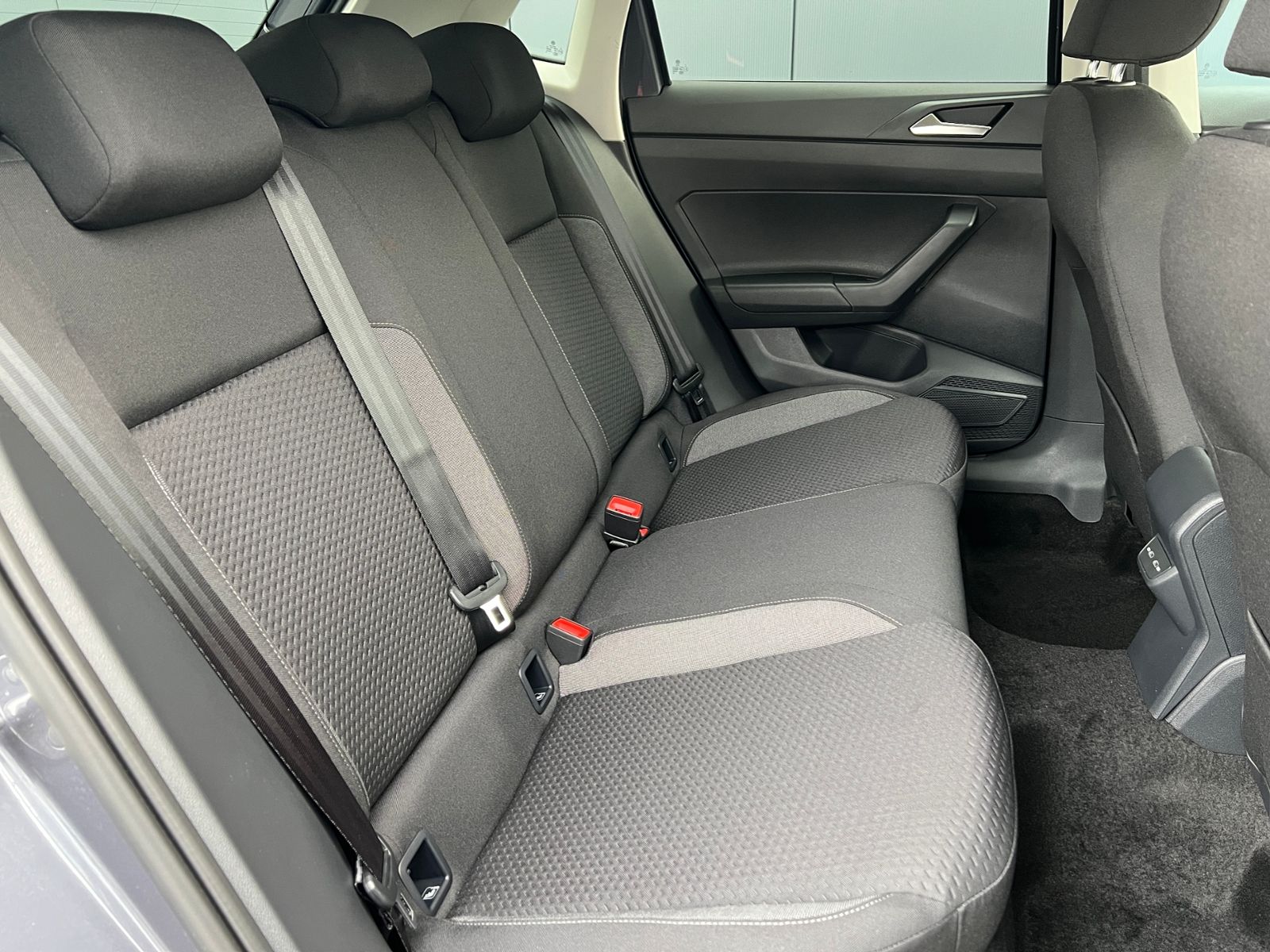 Fahrzeugabbildung Volkswagen Polo Life 1.0 TSI DSG *LED, Klima, App-Connect,