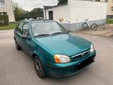 Mazda 121,   1.3 Benzin - Mazda 121 Gebrauchtwagen