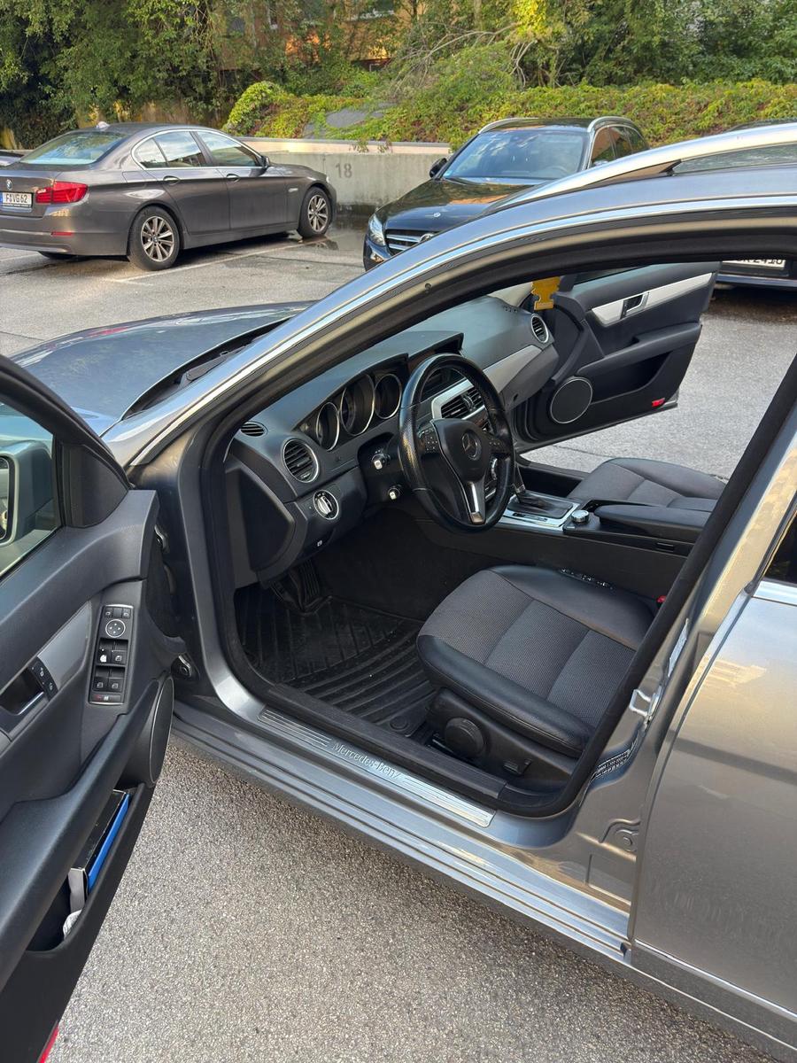 Mercedes-Benz C220 2012 — photo 10