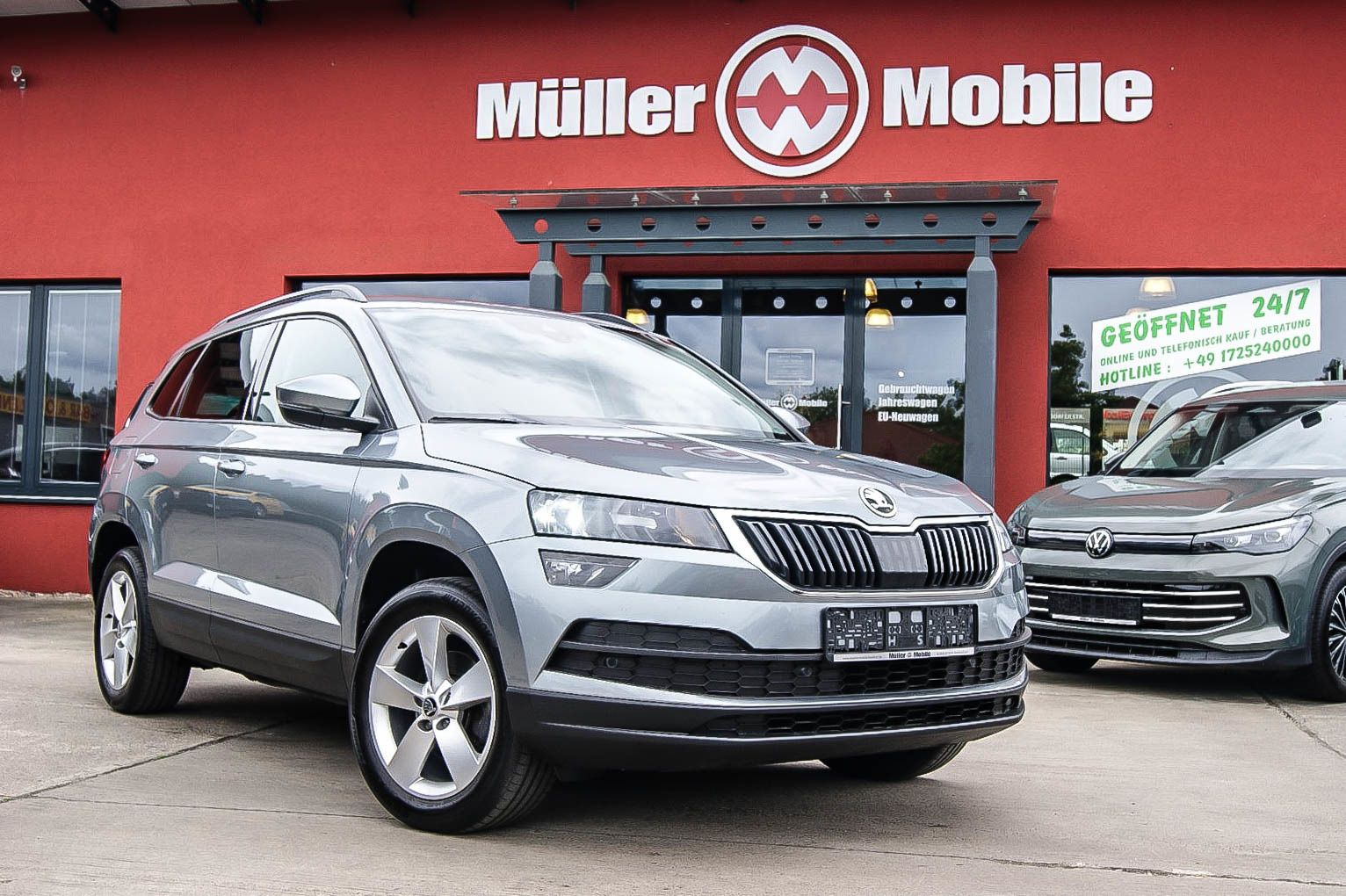 Fahrzeugabbildung SKODA Karoq 16TDI DSG Ambition 1.HAND AHK CARPLAY SIHG