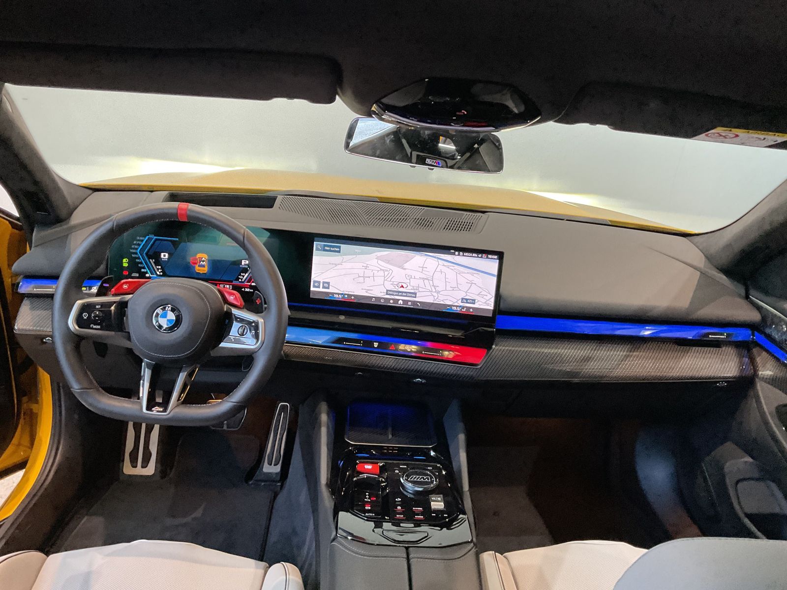 Fahrzeugabbildung BMW M5 Limousine |Sitzbelüftung vorn |M Carbon-Keram